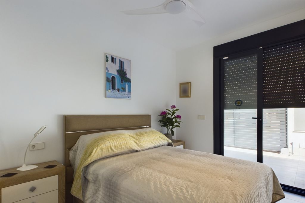 Property photo 3 of 40