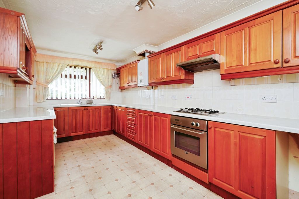 Property photo 2 of 17
