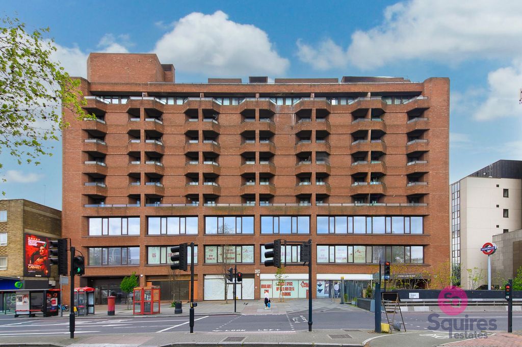 Property photo 2 of 21