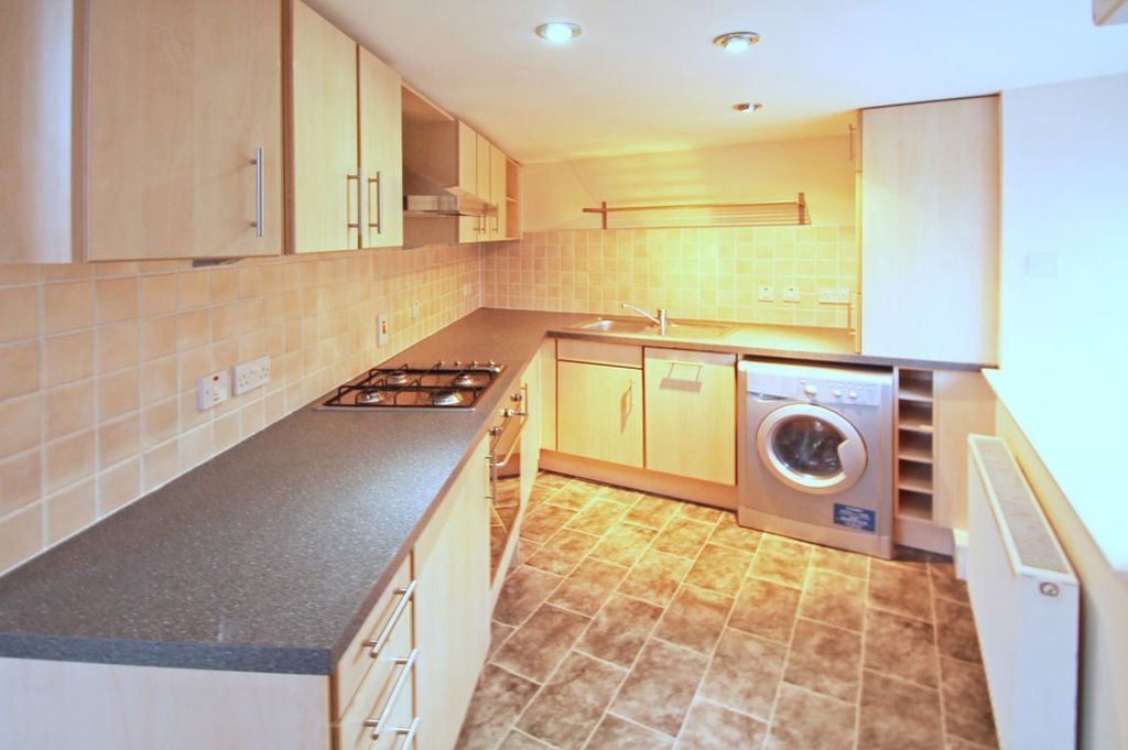 Property photo 3 of 12