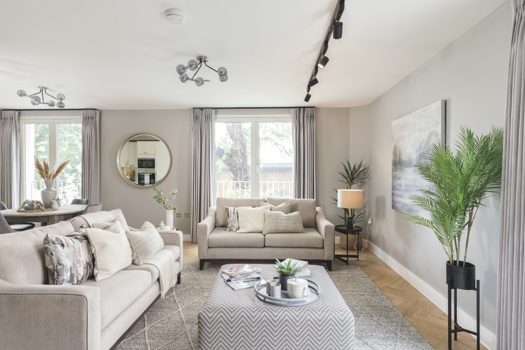 Property photo 1 of 6 Show Home