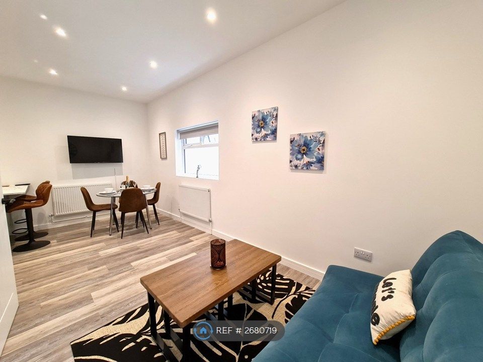 Property photo 2 of 30