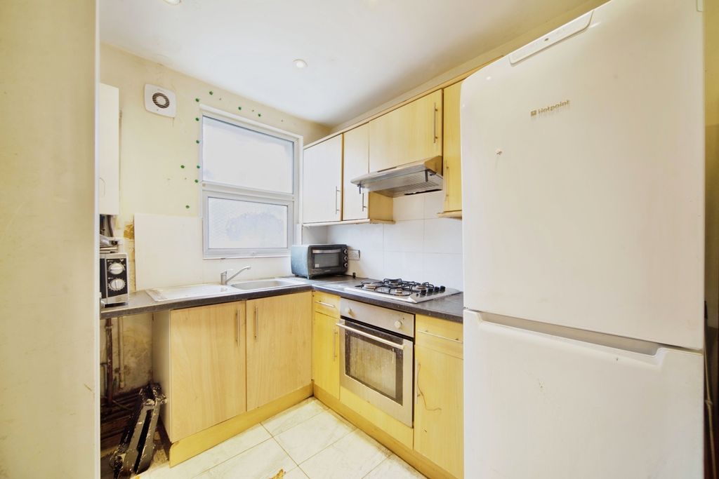 Property photo 3 of 14 Photo