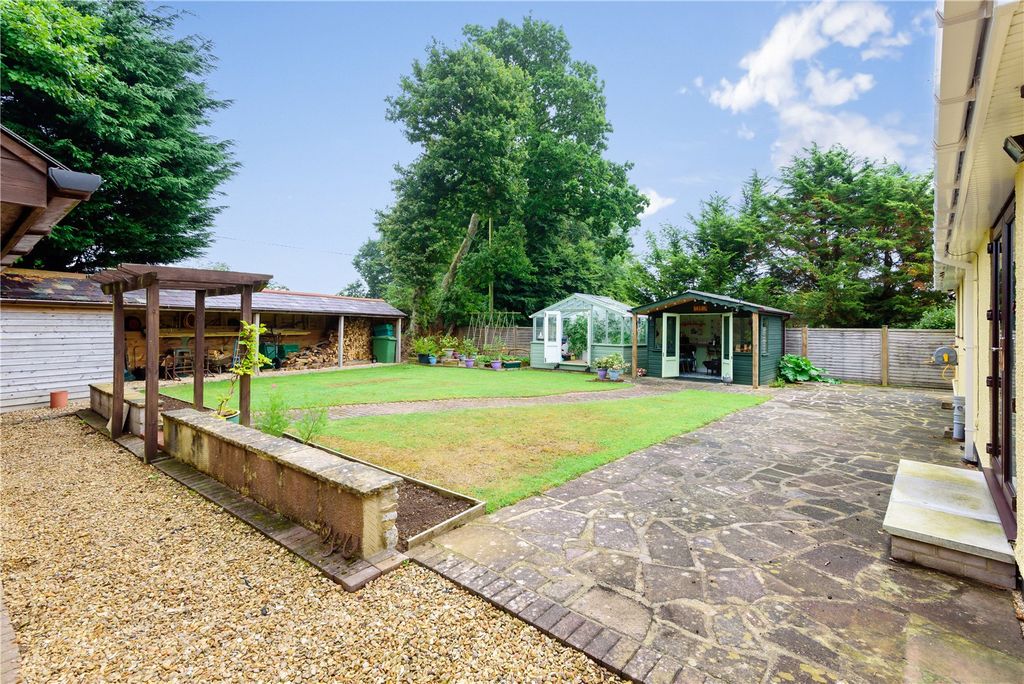 Property photo 2 of 20 Picture No. 27