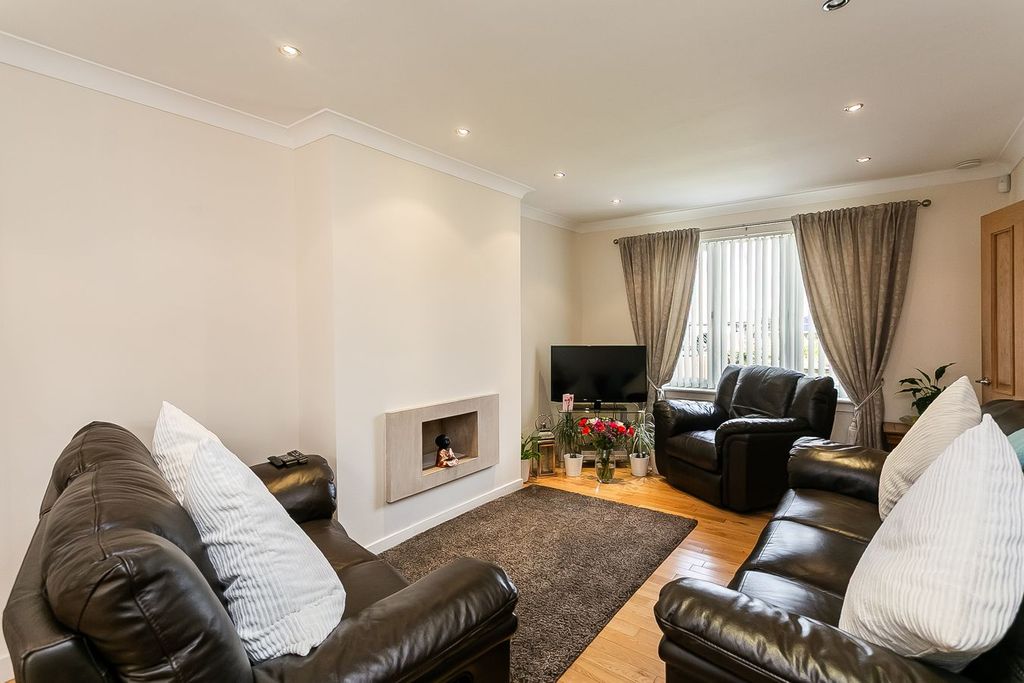 Property photo 2 of 41