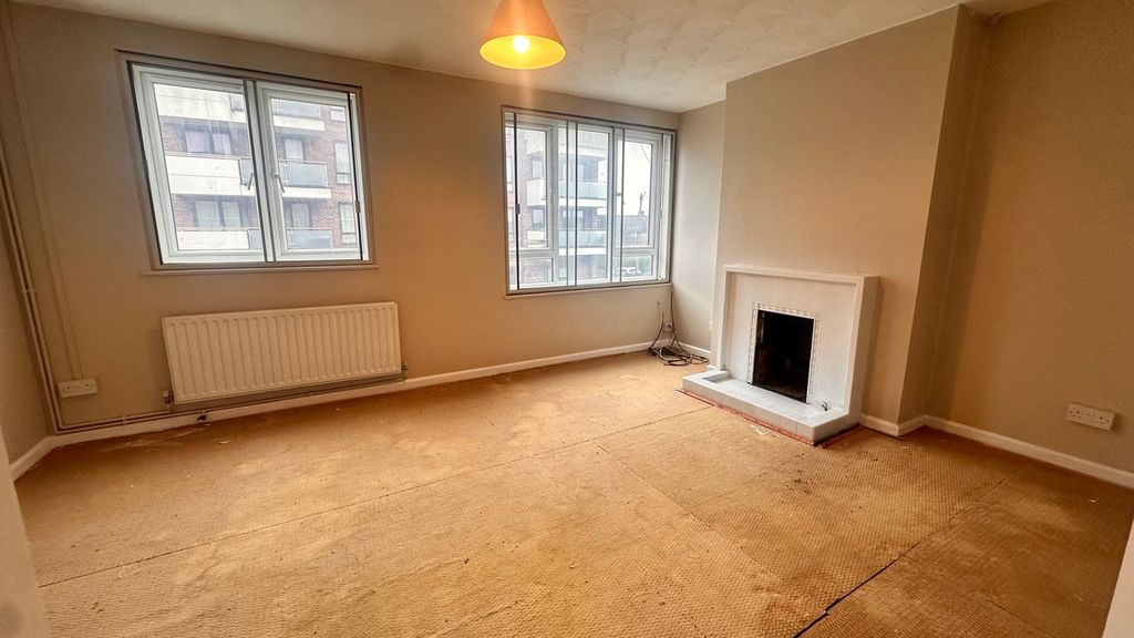 Property photo 2 of 8