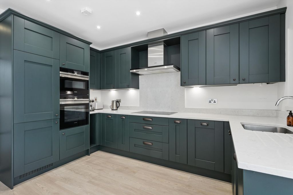 Property photo 2 of 12 Image