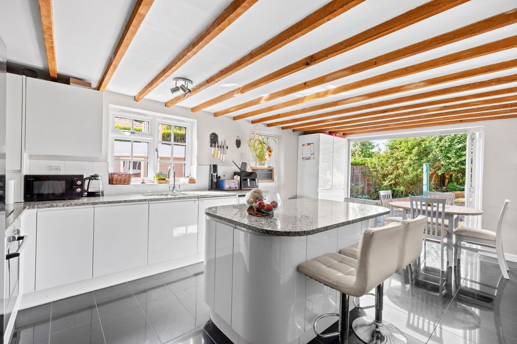 Property photo 2 of 18 Kitchen/Diner