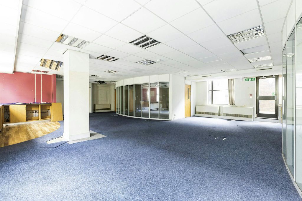 Property photo 2 of 6 123 Grays Inn Road 13.Jpg
