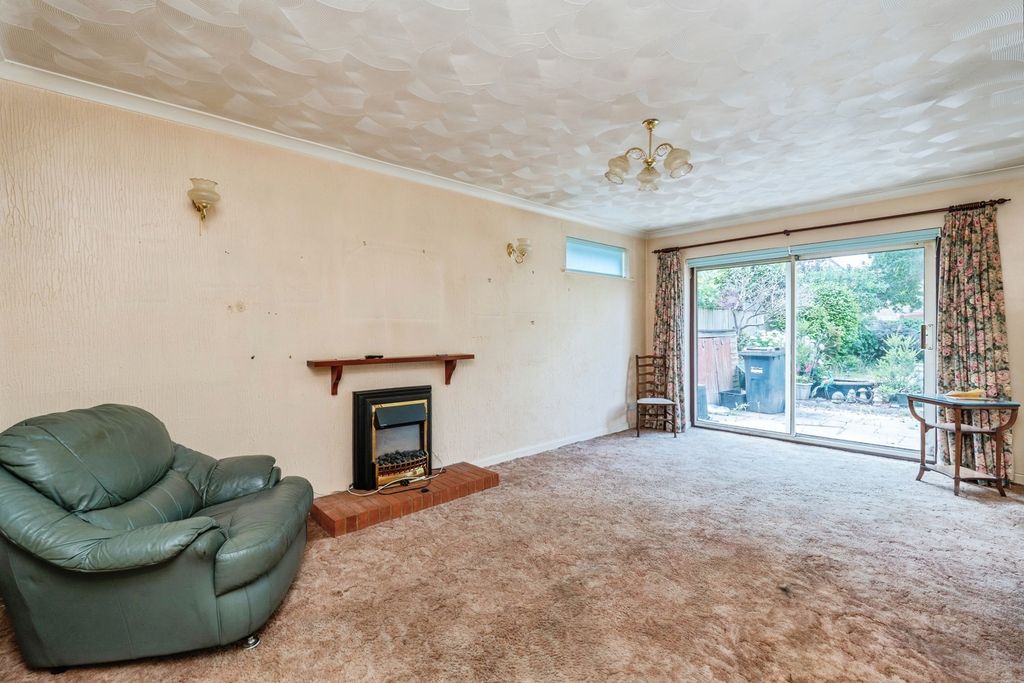 Property photo 2 of 17 Photo