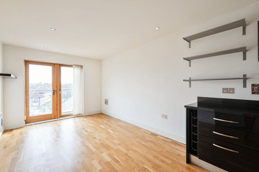 Property photo 3 of 10 Picture 3