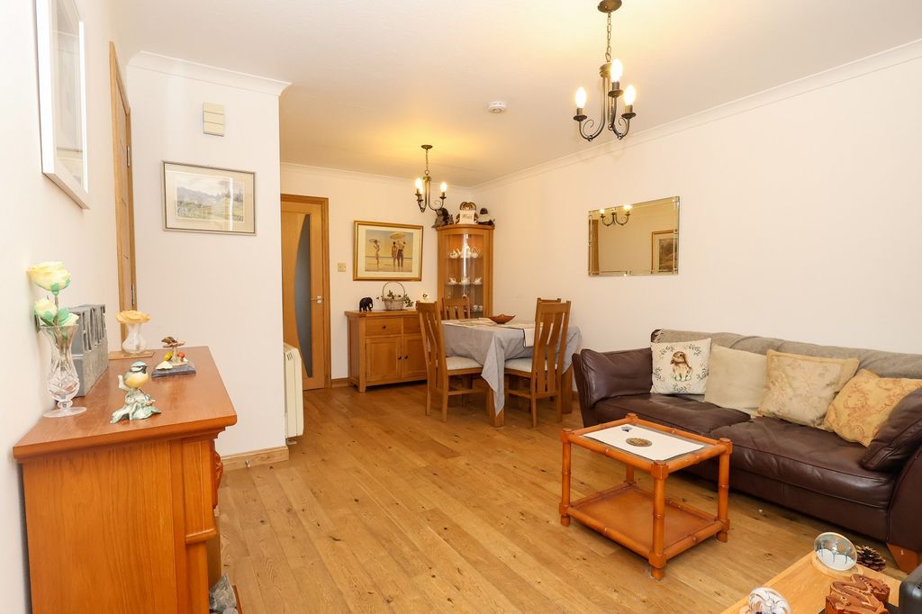 Property photo 2 of 10 Lounge - Diner