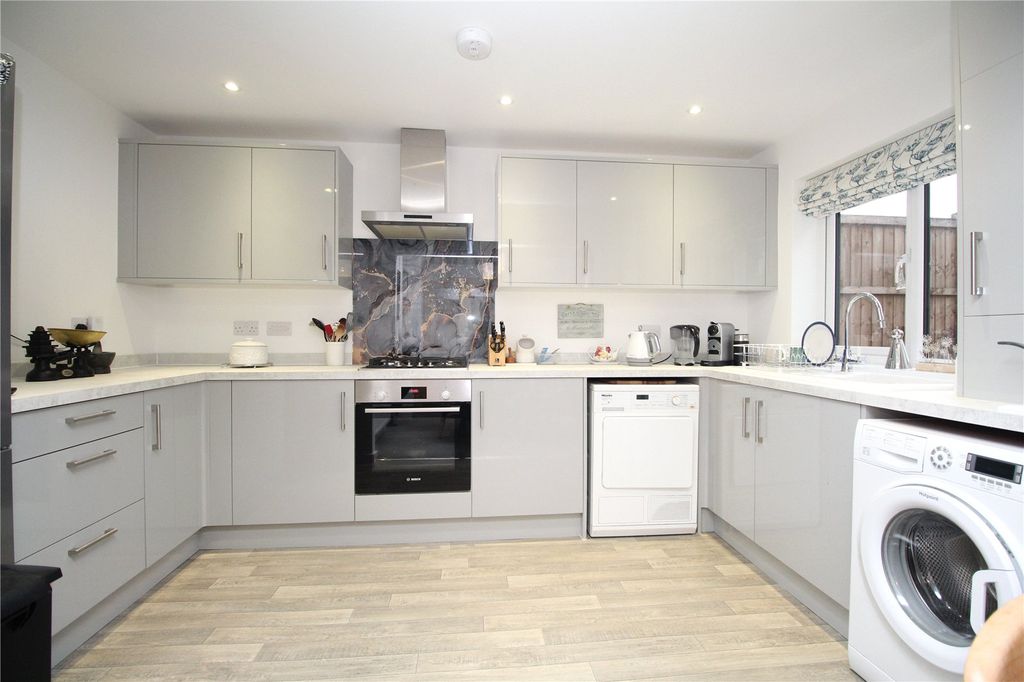 Property photo 2 of 9 Picture No. 06