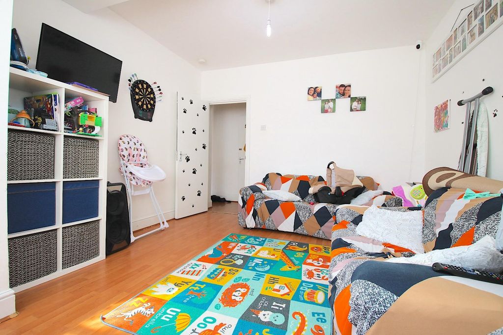 Property photo 3 of 12 Img_8835.Jpg
