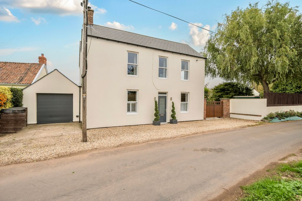 Property photo 1 of 25 .