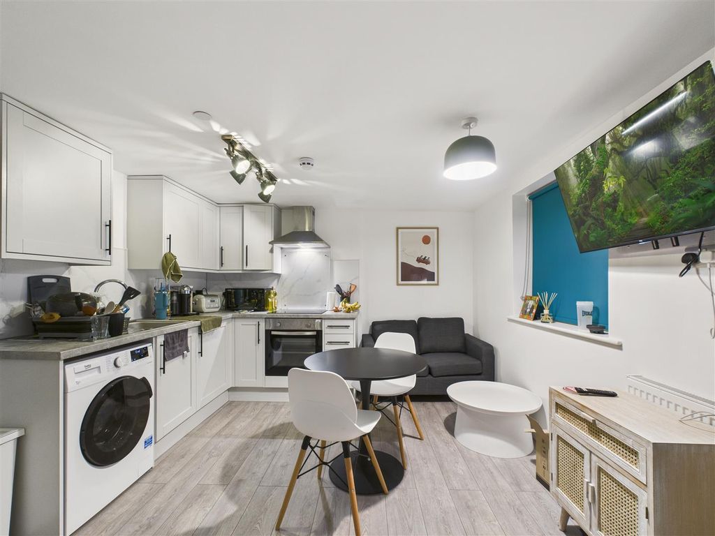 Property photo 1 of 16 Cam02131G0-Pr0208-Still001.Jpg