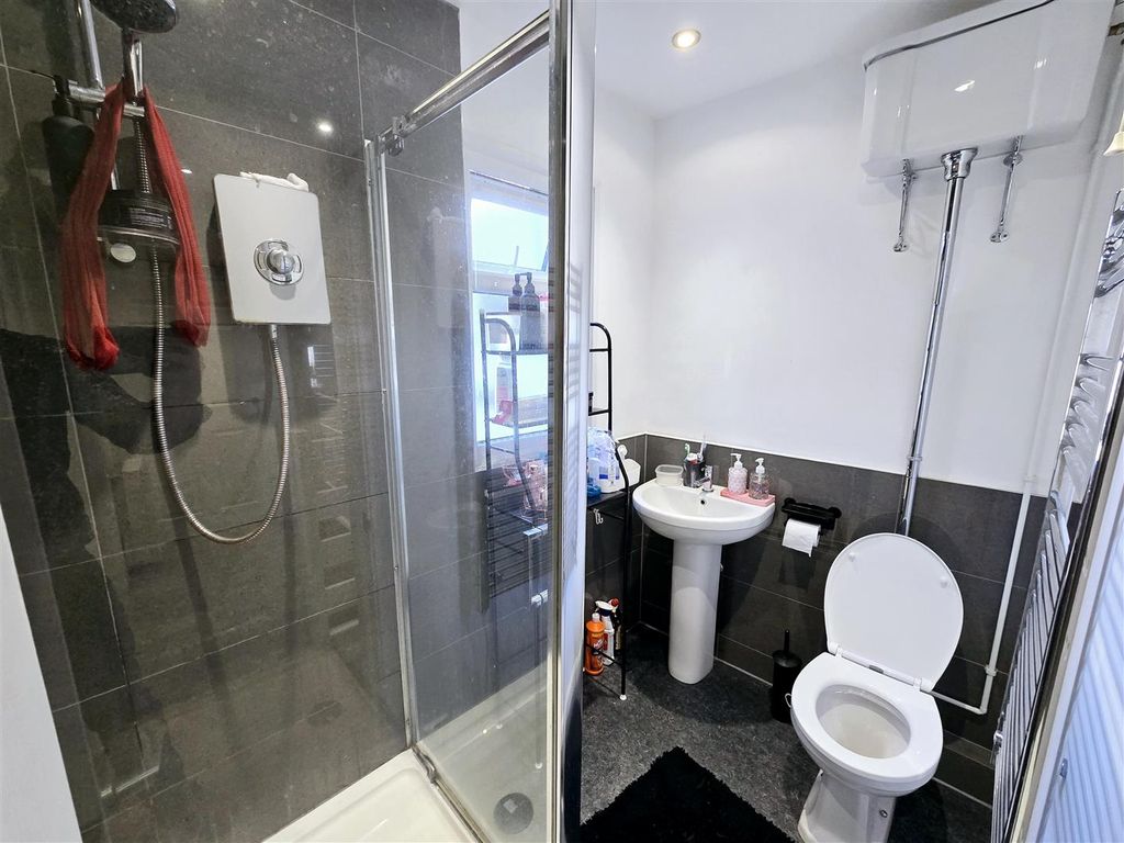 Additional image 4 of 1 bed flat for saleWestgate Street, Launceston PL15