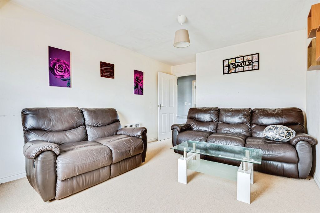 Property photo 3 of 12
