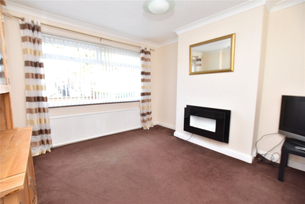 Property photo 2 of 18 Picture No. 35