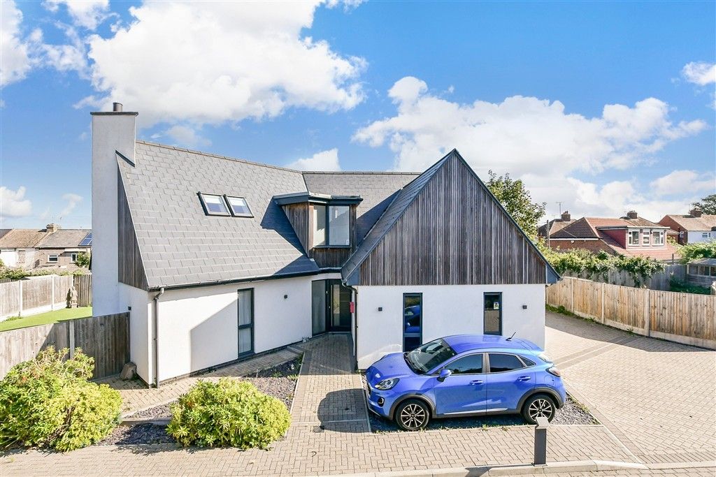 Property photo 1 of 16 External (Web).