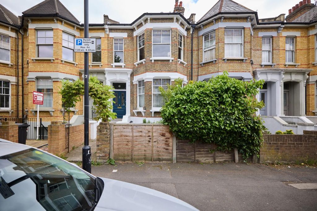 Property photo 1 of 14 External