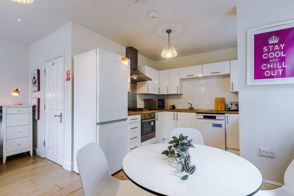 Property photo 3 of 16 Photo 2