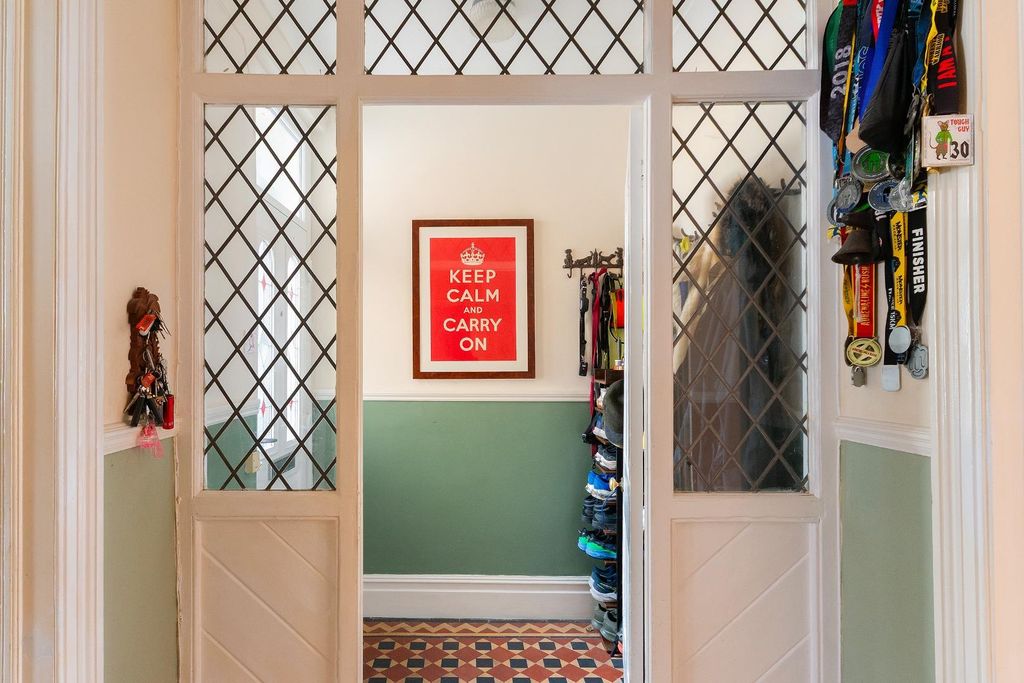 Property photo 3 of 35 9W0Rbn - Hallway B.Jpg