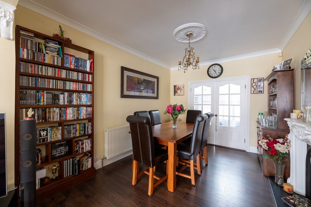 Property photo 3 of 21