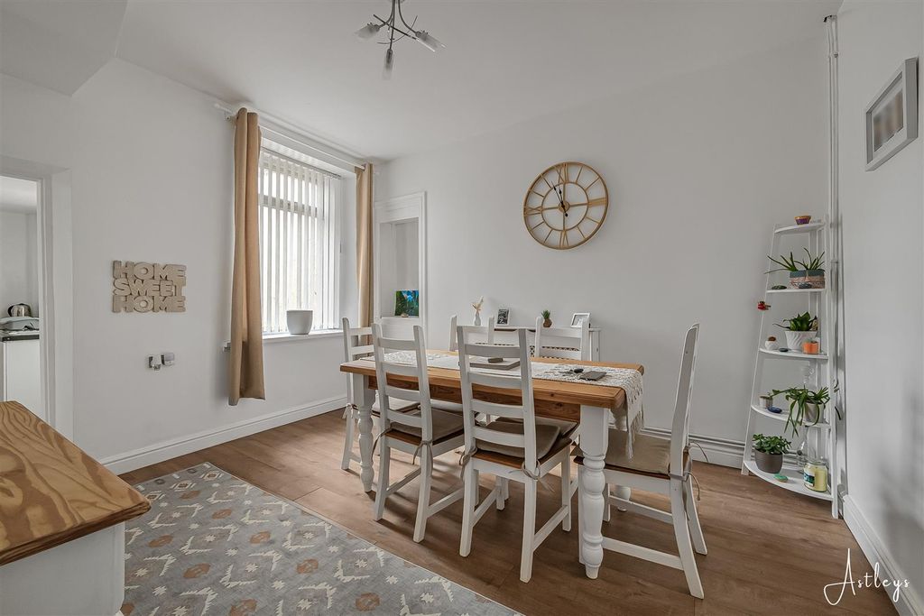Property photo 2 of 15 Dining Room