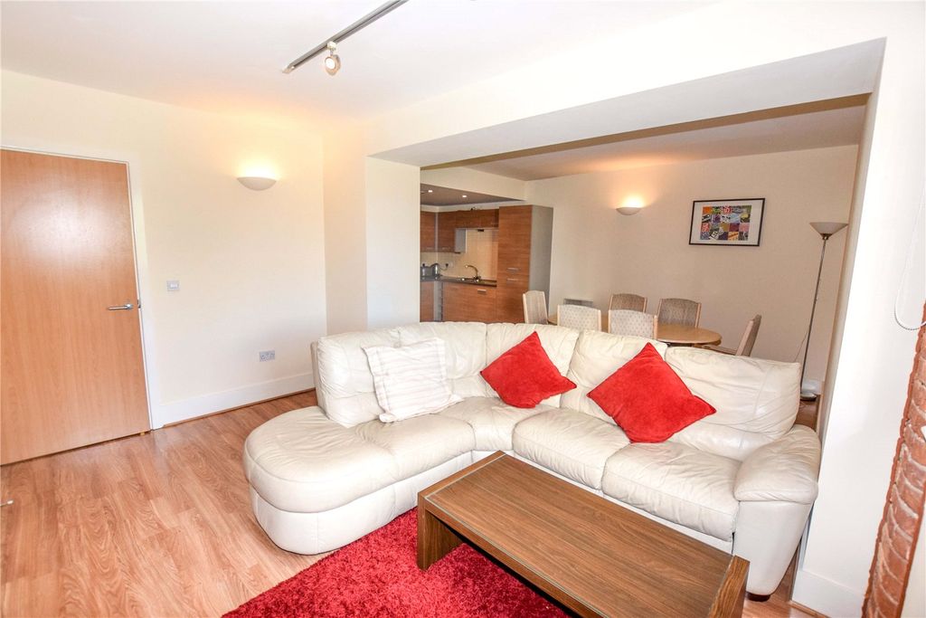 Property photo 2 of 10 Picture No. 12
