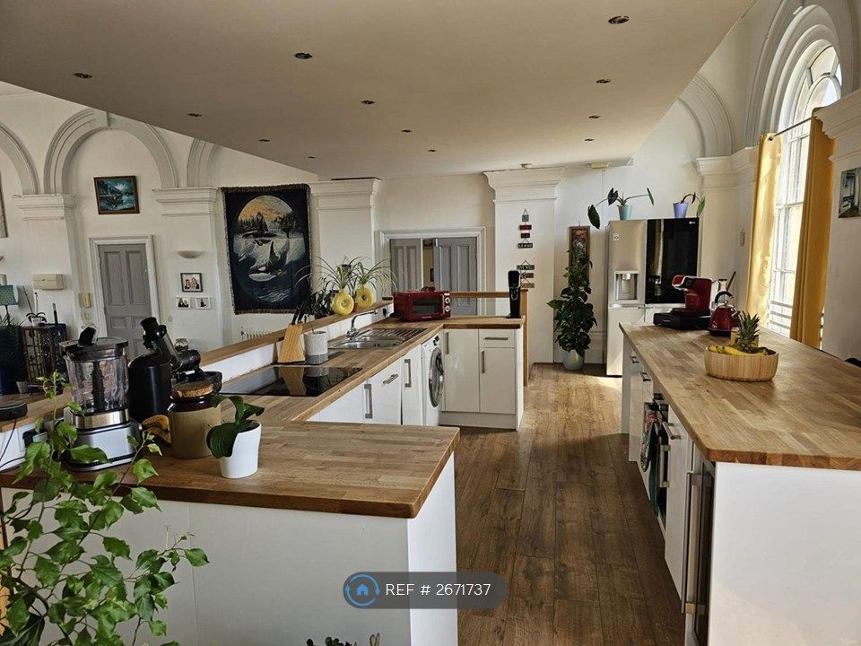 Property photo 2 of 13 Kitchen