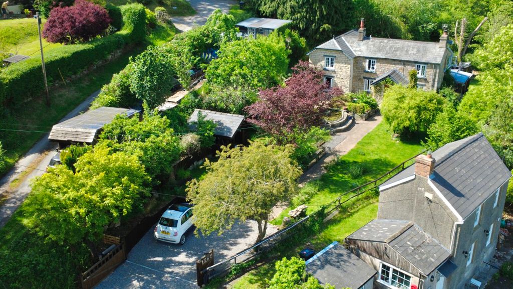 Property photo 2 of 40