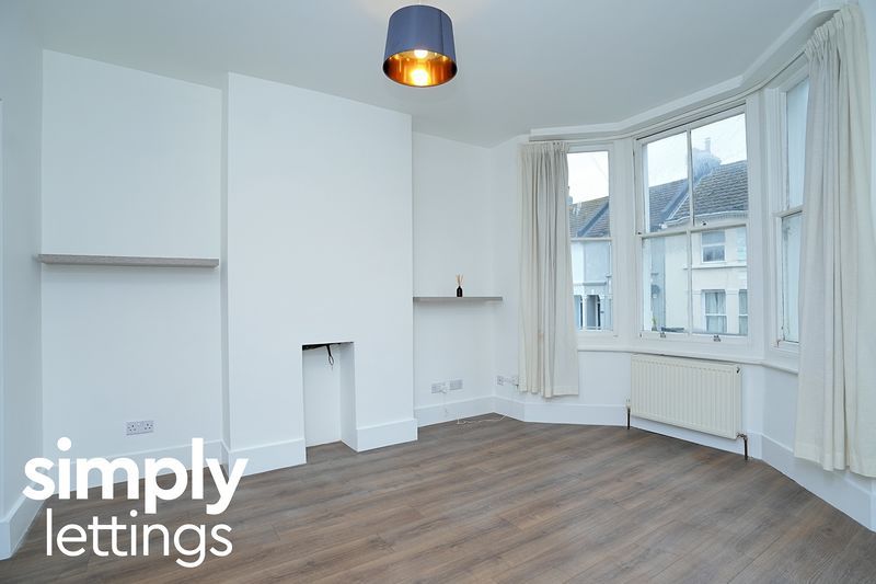 Property photo 2 of 12 Photo 4