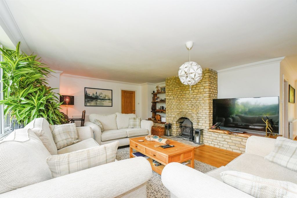 Property photo 2 of 24