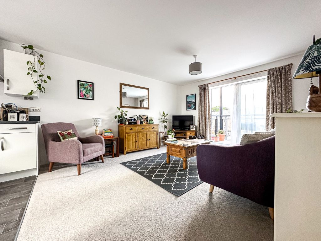 Property photo 3 of 13 5504793