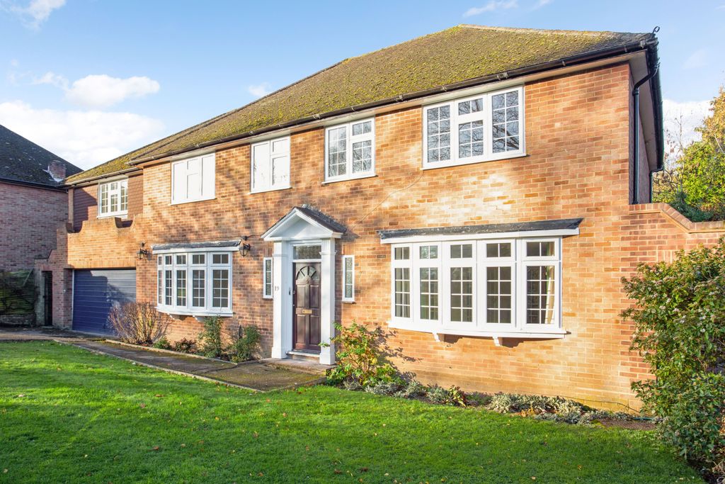 Property photo 1 of 21 19 Church Street 269