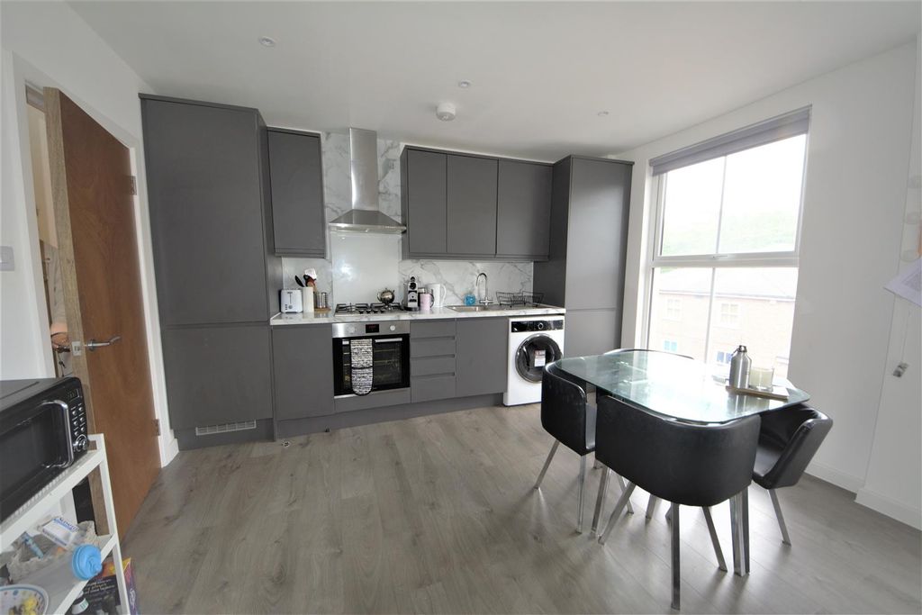 Property photo 1 of 6 Kitchen.Jpg