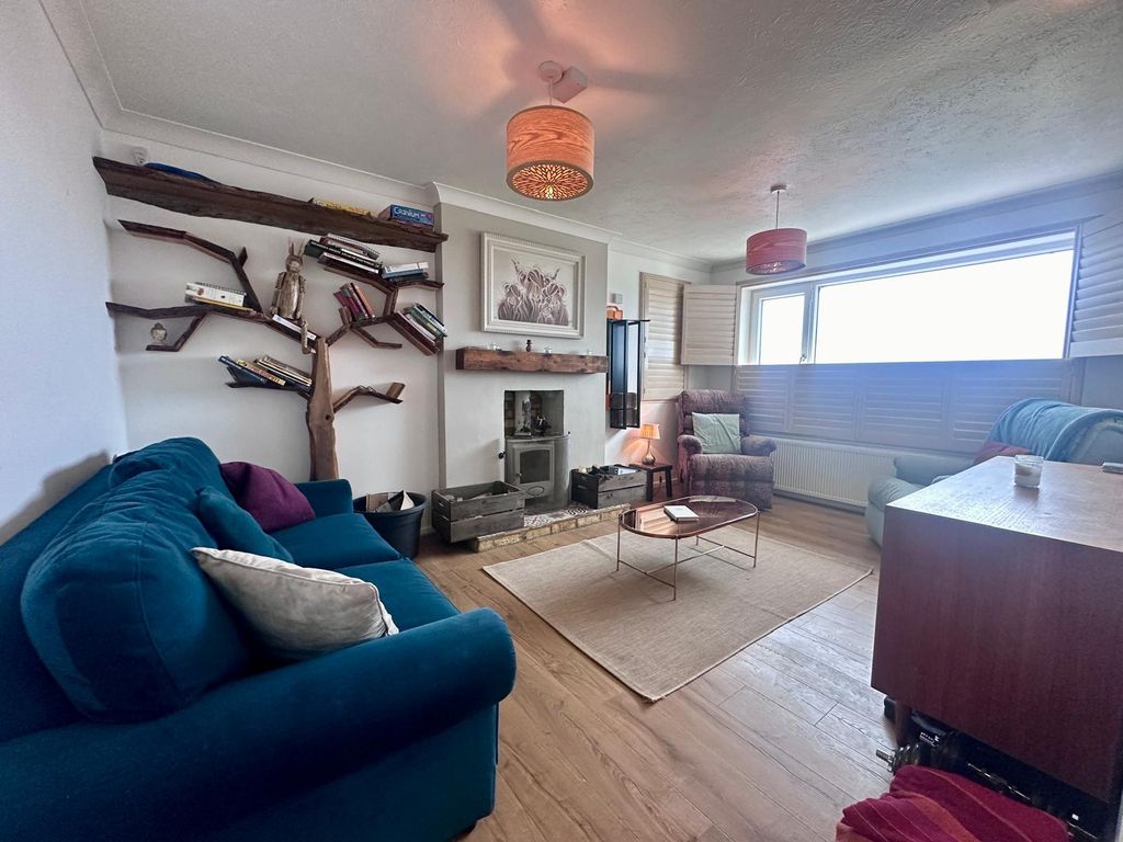 Property photo 3 of 21