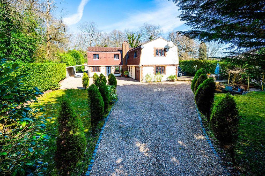 Property photo 1 of 32