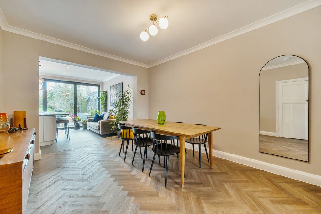 Property photo 3 of 19 Dining Room