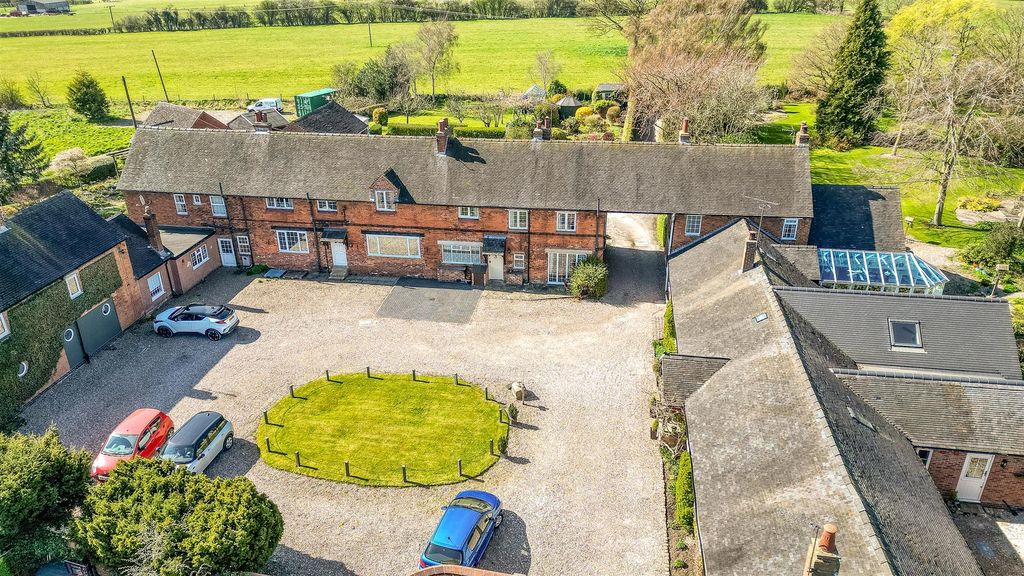 Property photo 3 of 17