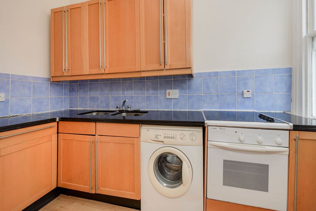 Property photo 3 of 6