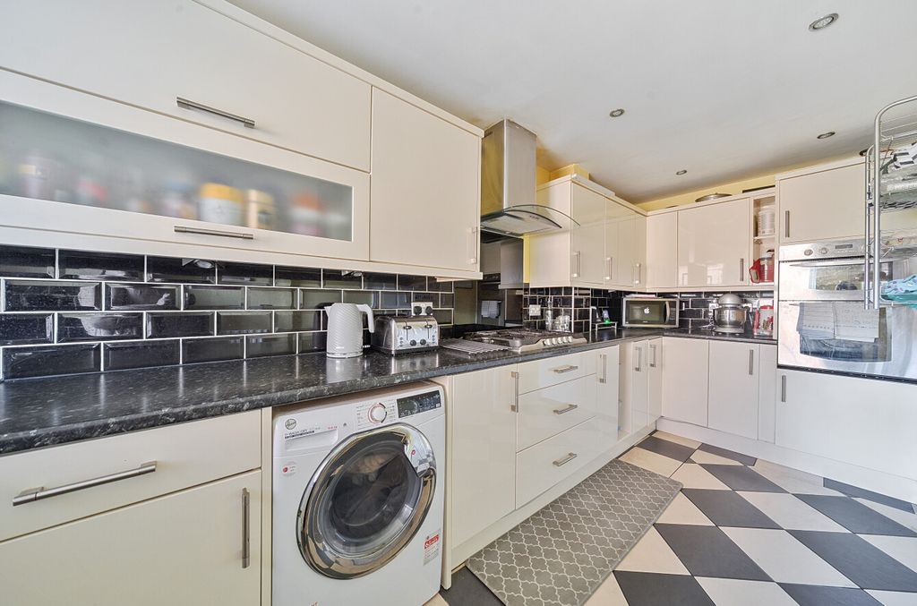 Property photo 3 of 10 13977852969678377Df21Aarw1