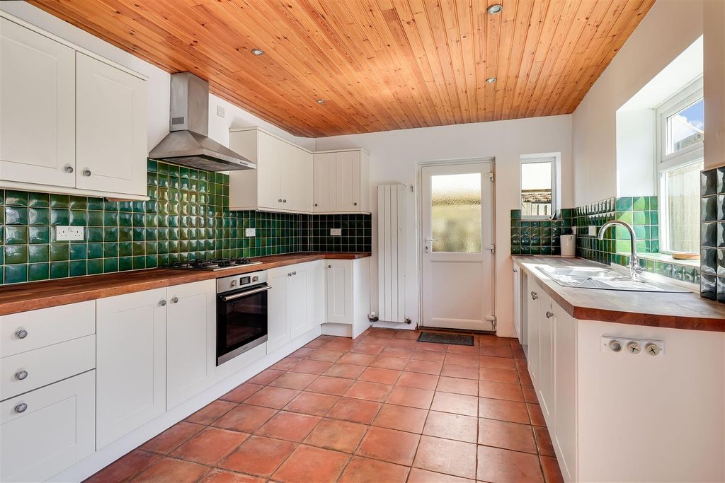 Property photo 3 of 16 Img (5).Jpg