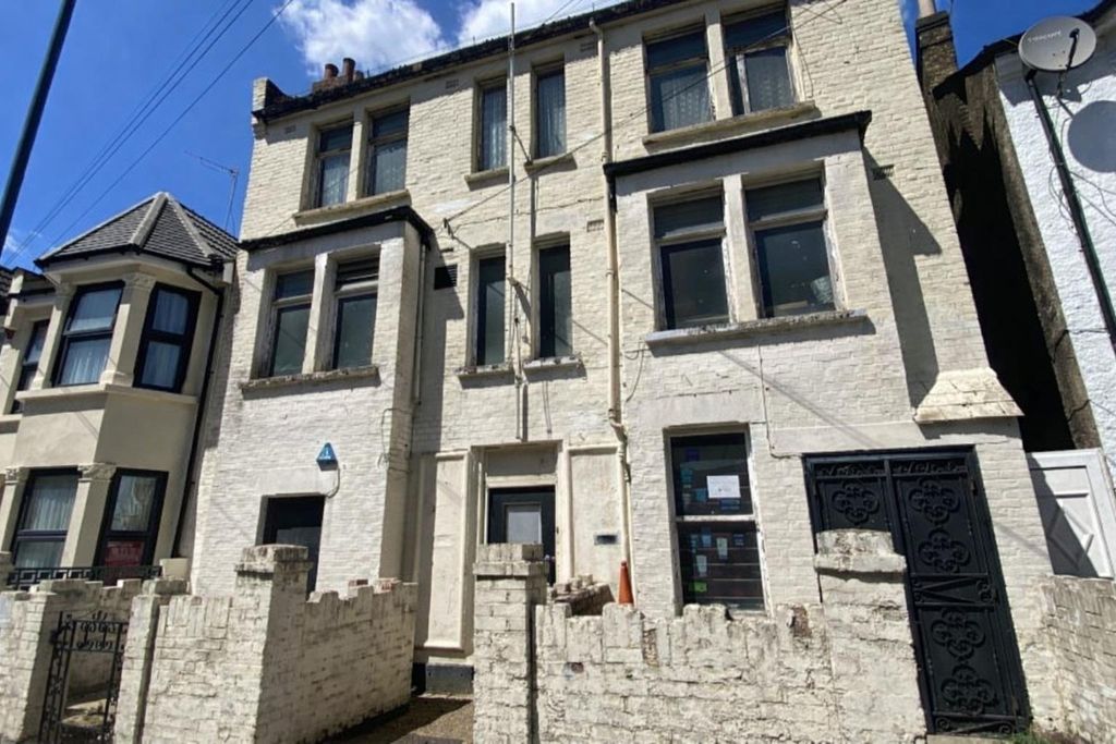 Property photo 1 of 12 Picture No. 14