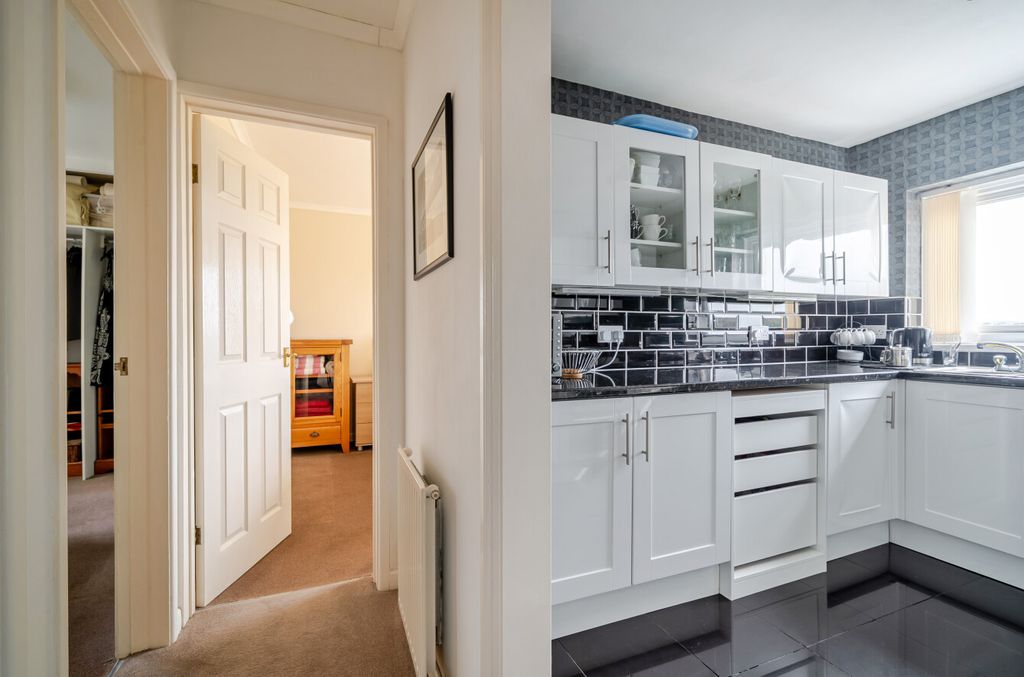 Property photo 3 of 24 1439585-15-69d7d7...