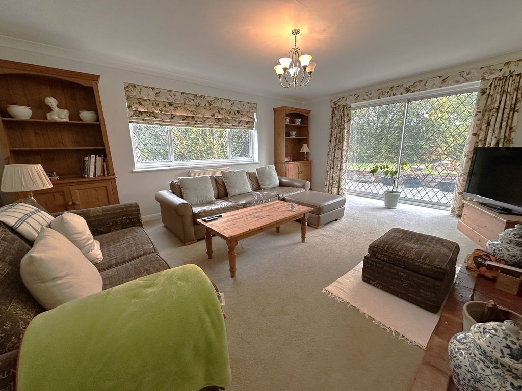 Property photo 3 of 25