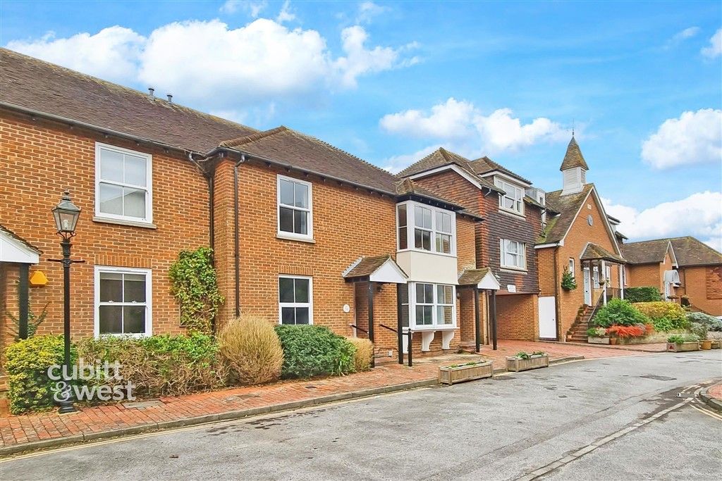 2 bed maisonette for saleTarrant Wharf, Arundel, West Sussex BN18