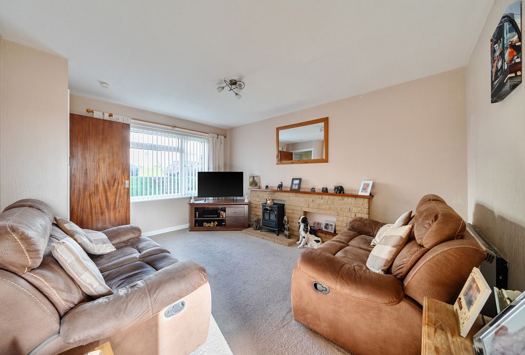 Property photo 3 of 15 1372946-12-6900d6...