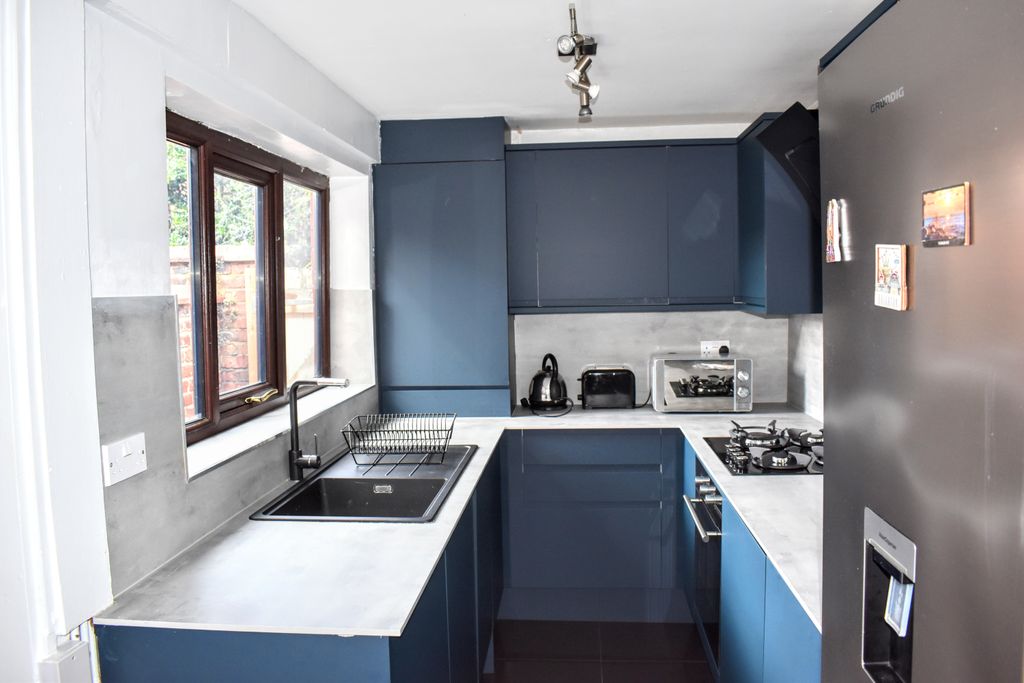 Property photo 3 of 7